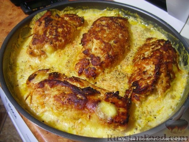 Куриные рулетики по-французски с грибами и сыром - отличная горячая закуска на любой праздничный сто Куриные рулетики по-французски с грибами и сыром - отличная горячая закуска на любой праздничный сто