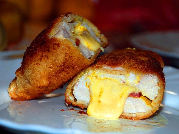 Шницель «Кордон блю» Cordon bleu Шницель «Кордон блю» Cordon bleu