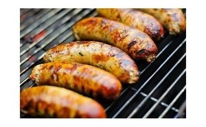 Куриные сосиски с томатно-базиликовым соусом Куриные сосиски с томатно-базиликовым соусом