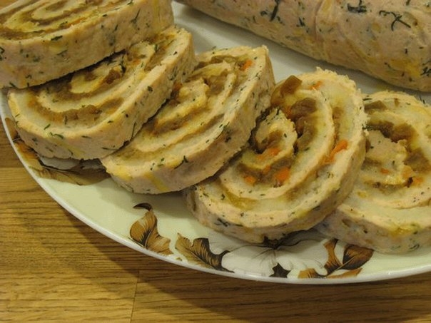 Куриный рулет с овощами Куриный рулет с овощами