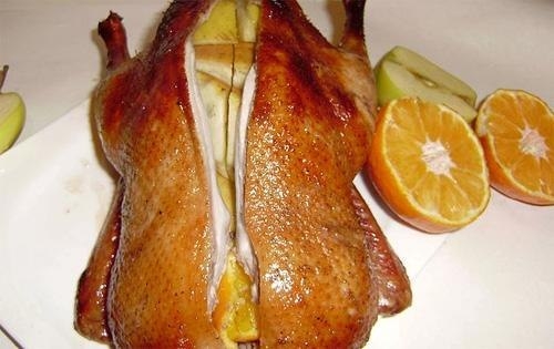 Утка медовая с яблоками и мандаринами Утка медовая с яблоками и мандаринами