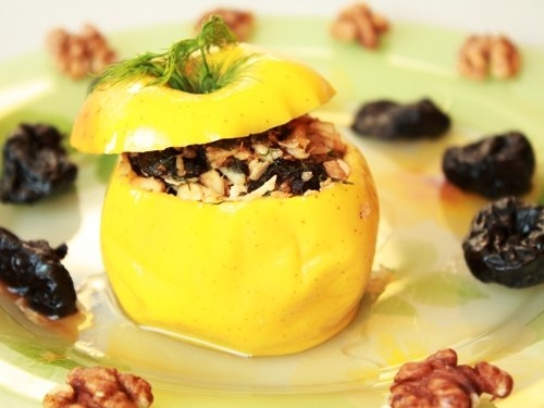 Курица с черносливом в яблоке Курица с черносливом в яблоке