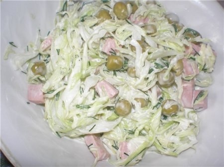 Капустный салат с горошком Капустный салат с горошком