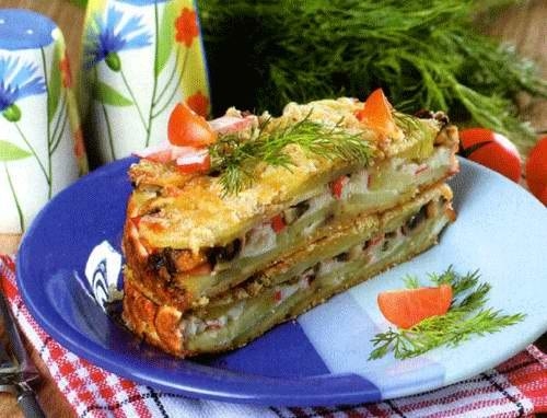 Картофельная запеканка с крабовыми палочками и грибами