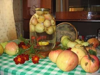 Компот из яблок с барбарисом Компот из яблок с барбарисом