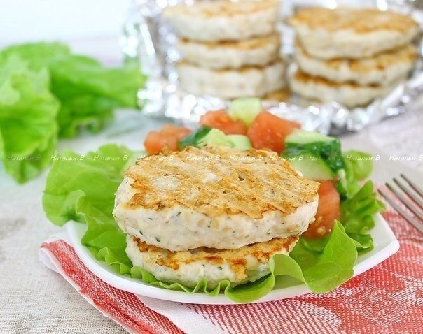 Куриные котлеты-гриль с овсянкой, отрубями и кунжутом