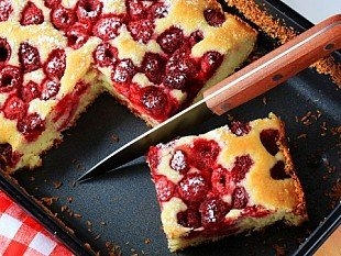 Ароматный пирог с малиной Ароматный пирог с малиной