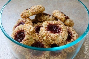 КЛУБНИЧНОЕ ПЕЧЕНЬЕ С ГРЕЦКИМ ОРЕХОМ КЛУБНИЧНОЕ ПЕЧЕНЬЕ С ГРЕЦКИМ ОРЕХОМ