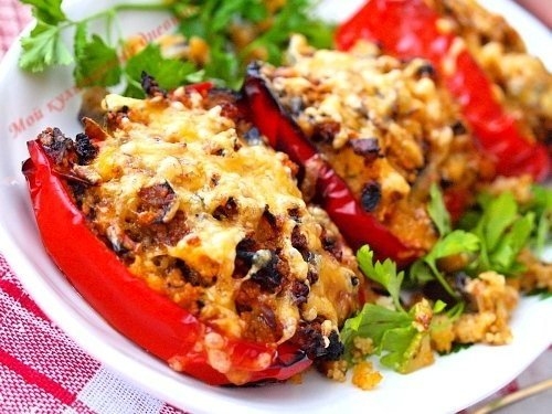 Сладкий перец, фаршированный кускусом и овощами Сладкий перец, фаршированный кускусом и овощами