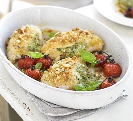Куриные грудки, фаршированные соусом песто