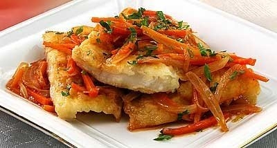 Пеленгас с морковью и сельдереем