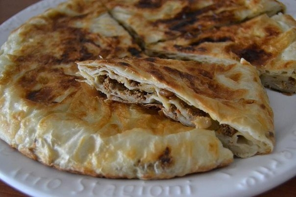 Легкий турецкий борек с мясным фаршем на сковороде (Tava boregi) Легкий турецкий борек с мясным фаршем на сковороде (Tava boregi)