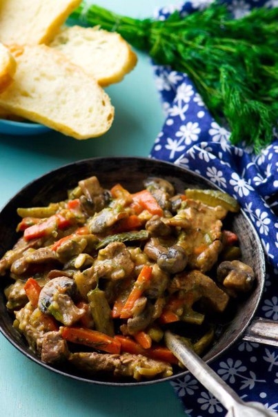 ГОВЯДИНА ТУШЕНАЯ С ОВОЩАМИ ГОВЯДИНА ТУШЕНАЯ С ОВОЩАМИ