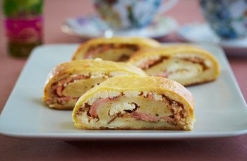 Картофельный рулет с форелью Картофельный рулет с форелью