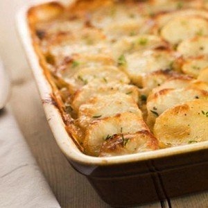 Запеченный картофель с курицей по‑французски Запеченный картофель с курицей по‑французски