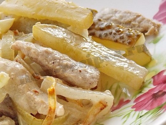 Вкусный мясной салат &laquo;Говядина + солёный огурец&raquo;