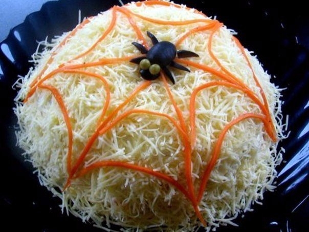 Салат "Паутинка" на Halloween