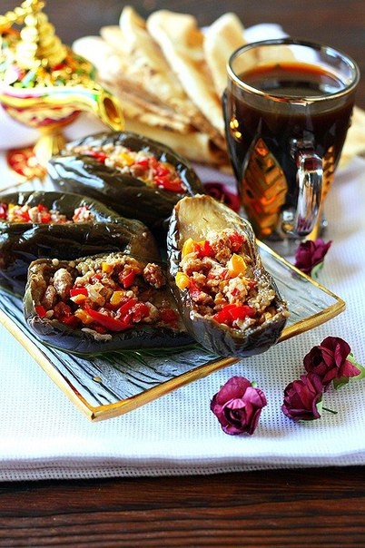 ОСТРЫЕ КВАШЕННЫЕ БАКЛАЖАНЫ С ОРЕХОВОЙ НАЧИНКОЙ (ИОРДАНСКАЯ КУХНЯ)