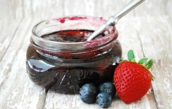 Варенье из клубники и черники Варенье из клубники и черники