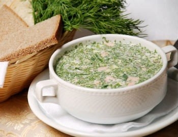 Окрошка со сметаной и колбасой Окрошка со сметаной и колбасой