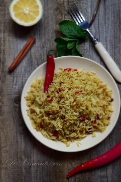 Острый лимонный рис с кедровыми орешками Острый лимонный рис с кедровыми орешками