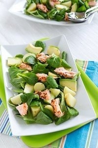 Картофельный салат с авокадо и лососем в медово-горчичном маринаде Картофельный салат с авокадо и лососем в медово-горчичном маринаде