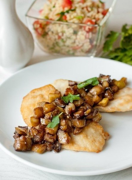 КУРИНЫЕ ГРУДКИ С ОВОЩАМИ И БАЛЬЗАМИЧЕСКИМ СОУСОМ КУРИНЫЕ ГРУДКИ С ОВОЩАМИ И БАЛЬЗАМИЧЕСКИМ СОУСОМ