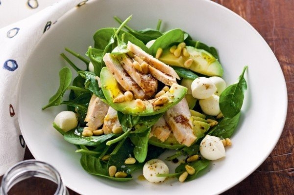 Тёплый салат с запечённой курицей Тёплый салат с запечённой курицей