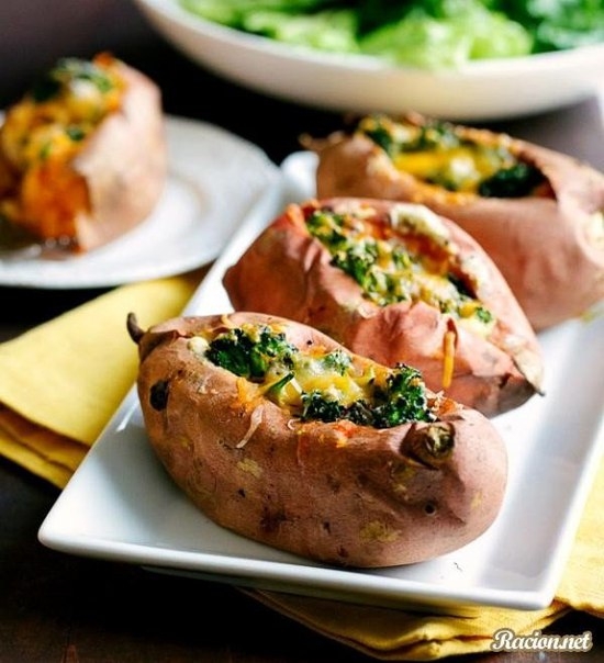 ЗАПЕЧЁННЫЙ КАРТОФЕЛЬ С БРОККОЛИ ПОД СЫРНОЙ КОРОЧКОЙ