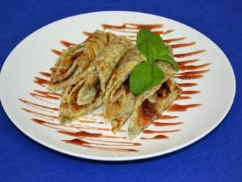 Маковые крепы с ягодным вареньем Маковые крепы с ягодным вареньем