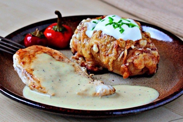 Запеченный картофель с чесноком и сыром Запеченный картофель с чесноком и сыром