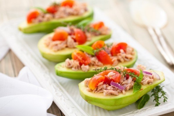 Лодочки из авокадо: 2 вкусные разных начинки Лодочки из авокадо: 2 вкусные разных начинки