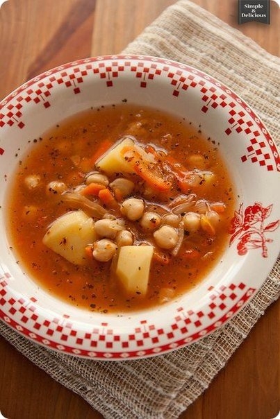 Мясной суп с нутом и квашеной капустой Мясной суп с нутом и квашеной капустой