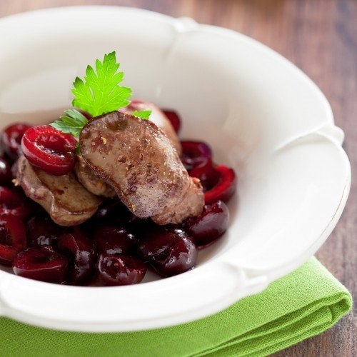 Куриная печень с вишневым соусом Куриная печень с вишневым соусом