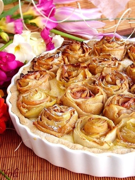 Пирог с яблочными розочками Пирог с яблочными розочками