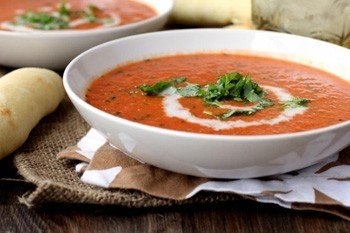 Борщ с тушенкой и свежей капустой Борщ с тушенкой и свежей капустой