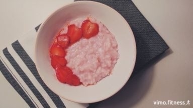Рисовая каша с клубникой Рисовая каша с клубникой