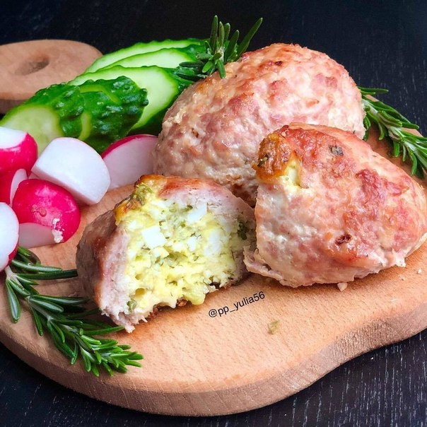 Куриные зразы с яйцом и зелёным луком. Куриные зразы с яйцом и зелёным луком.
