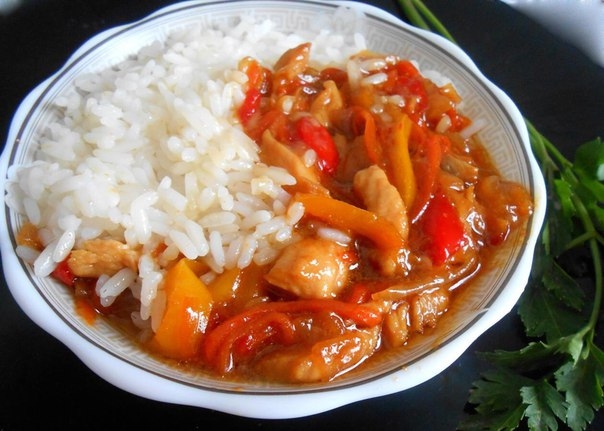 Вкуснейший рецепт на ужин: курица в кисло-сладком соусе с рисом Вкуснейший рецепт на ужин: курица в кисло-сладком соусе с рисом