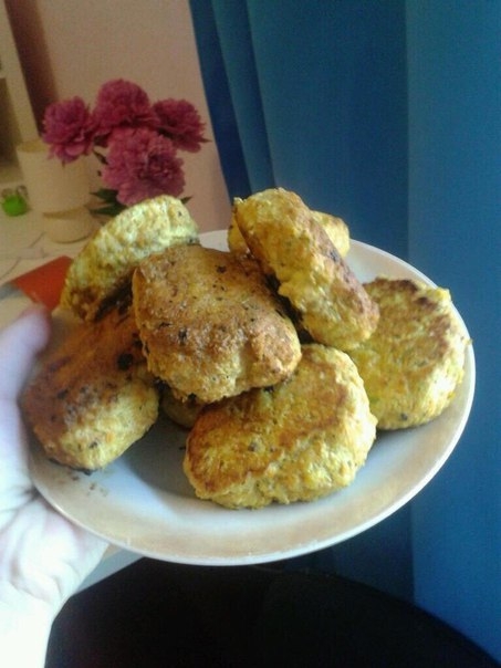 Диетические куриные котлеты с морковью Диетические куриные котлеты с морковью