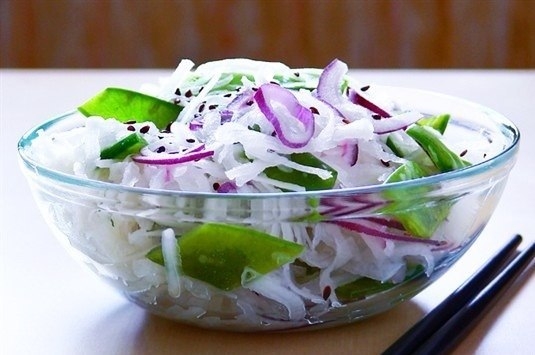 Замечательный легкий салат для жаркого дня