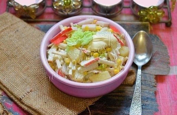 Крабовый салат с пекинской капустой