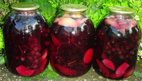 Компот из винограда кишмиш с яблоками Компот из винограда кишмиш с яблоками
