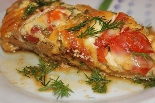 Куриное филе с помидорами, сыром и сметаной Куриное филе с помидорами, сыром и сметаной