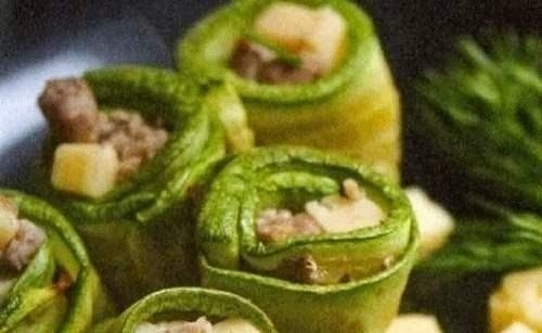 Рулетики из кабачков с мясной начинкой. Рулетики из кабачков с мясной начинкой.