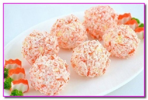 Крабово-сырный салат шариками. Крабово-сырный салат шариками.