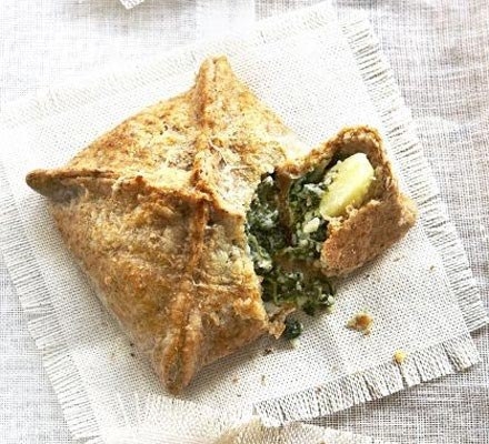 ПИРОЖКИ С ЗЕЛЕНЬЮ И КАРТОФЕЛЕМ ПИРОЖКИ С ЗЕЛЕНЬЮ И КАРТОФЕЛЕМ