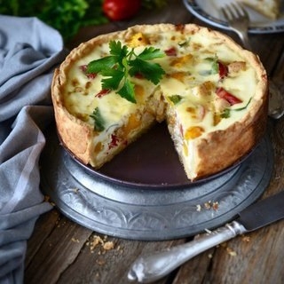 Киш с курицей, тыквой и томатами. Киш с курицей, тыквой и томатами.