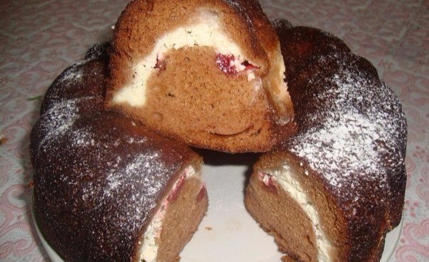 Пирог с творожной начинкой и клубникой Пирог с творожной начинкой и клубникой