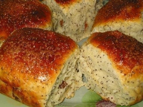 МЯГКИЕ БУЛОЧКИ С МАКОМ И ИЗЮМОМ МЯГКИЕ БУЛОЧКИ С МАКОМ И ИЗЮМОМ